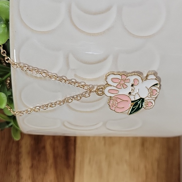 FLOWER BUNNY NECKLACE - Picture 2 of 6